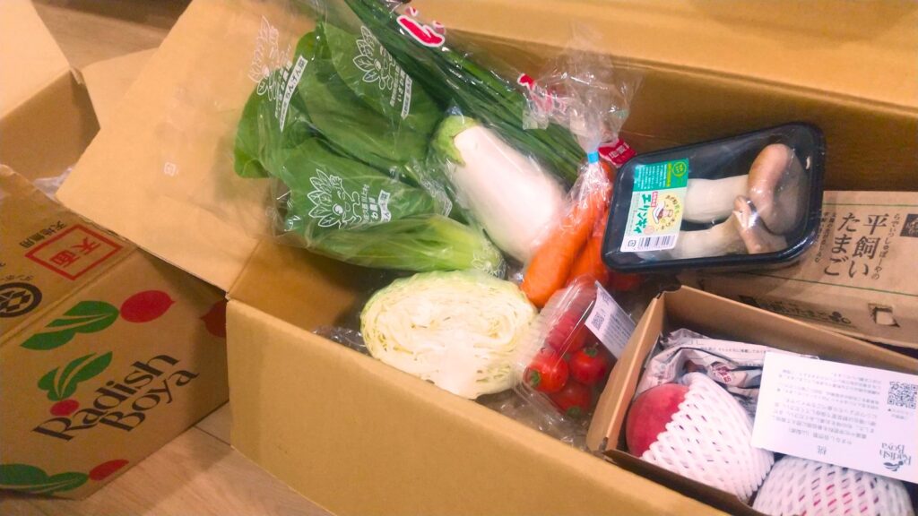 野菜・卵のセット「めぐる野菜箱」のアップ
